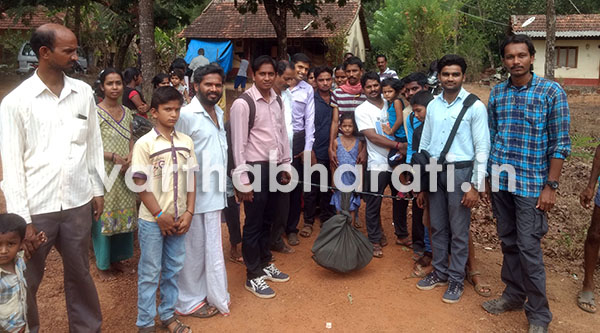 ಹೆಬ್ಬಾವನ್ನು ಬೆನ್ನಟ್ಟಿ ಬಂದಿದ್ದ ಕಾಳಿಂಗ ಸರ್ಪ ಮತ್ತೆ ಕಾಡಿಗೆ!